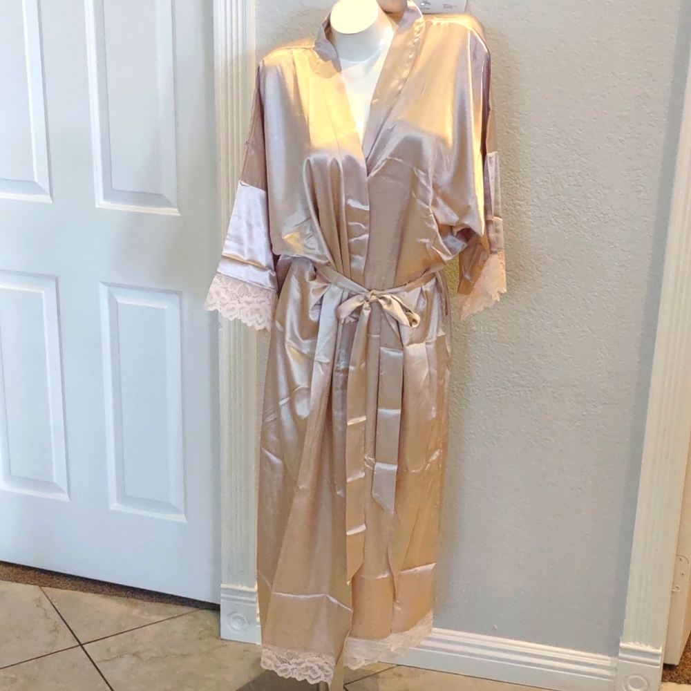 Babeyond Truly Timeless Robe